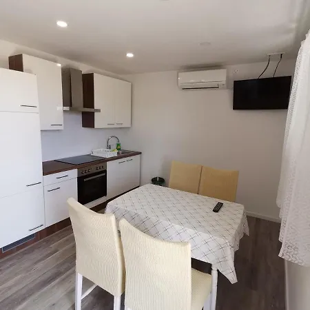 Ana Guest house *